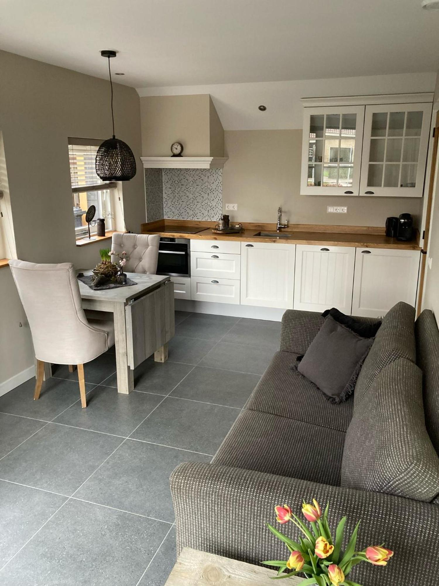 'T Huske Bed and Breakfast Werkendam Exteriör bild